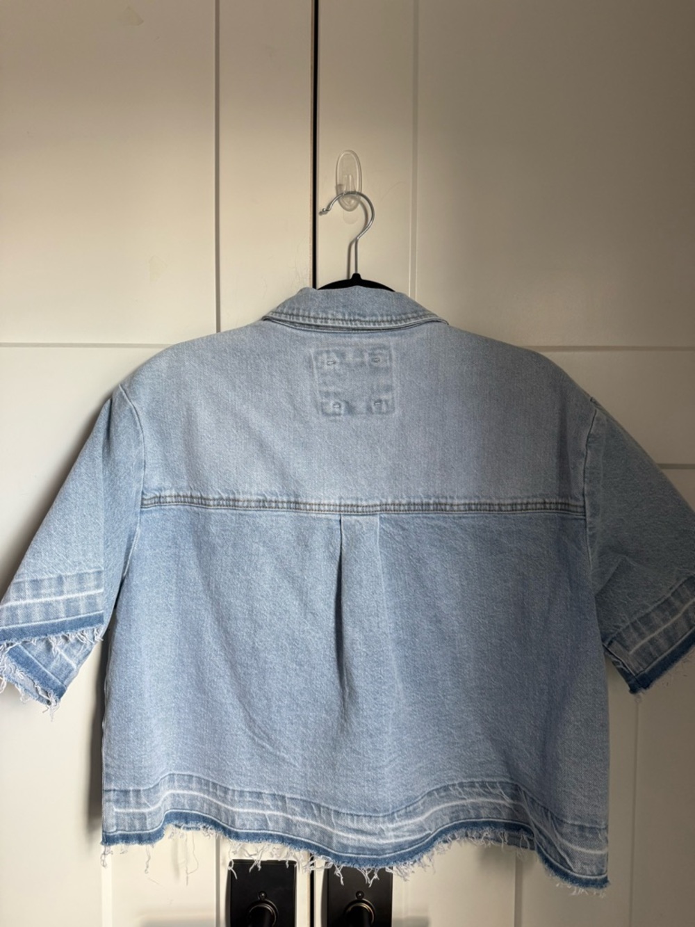 Like new Habitual Light Blue Denim Jacket with pockets and a body fit. Size M. - Picture 3 of 3